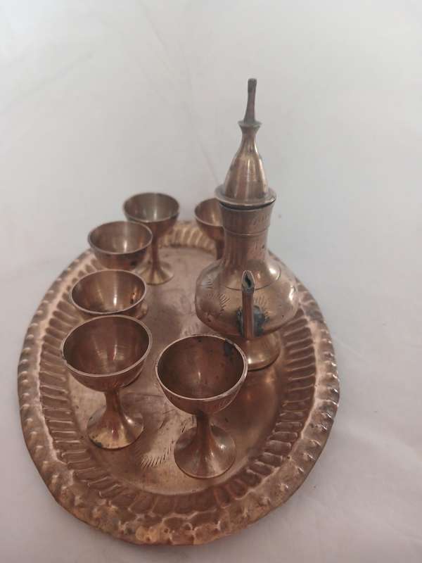 Vintage Brass small ornament with plate 14 wide x 19.5 long