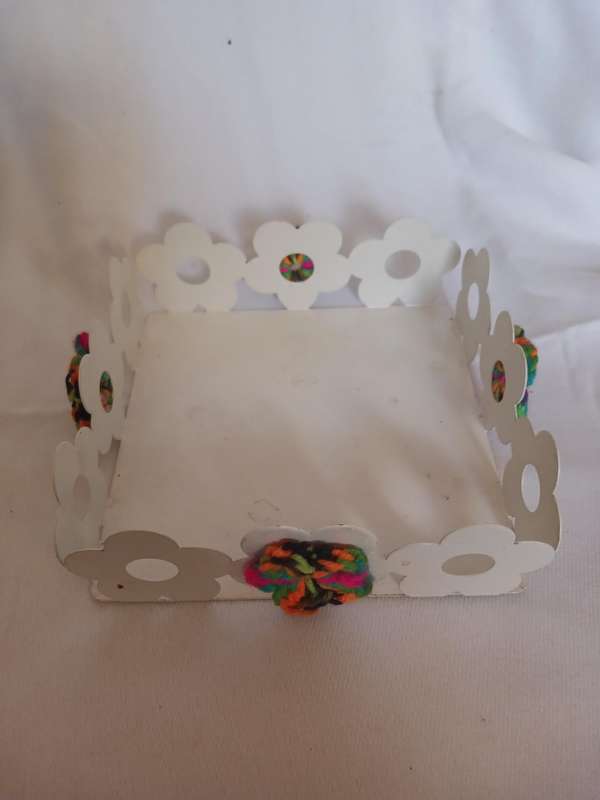 Napkin holder metal flower design