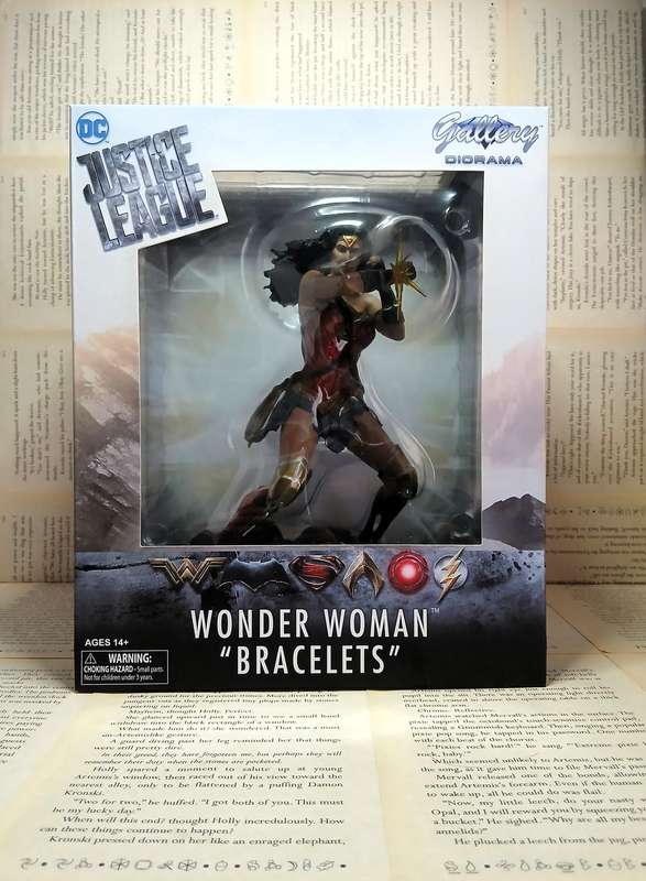 DC Gallery Justice League Movie Wonder Woman Bracelets PVC Figure