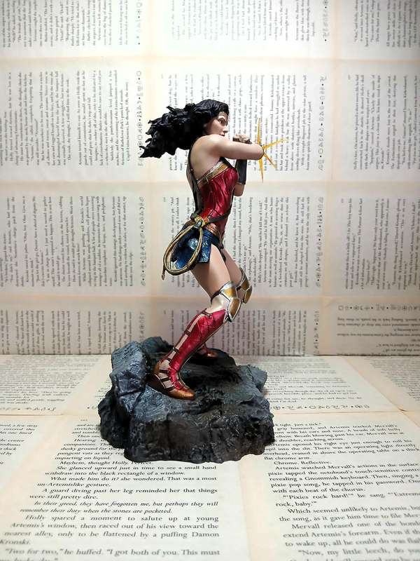 DC Gallery Justice League Movie Wonder Woman Bracelets PVC Figure