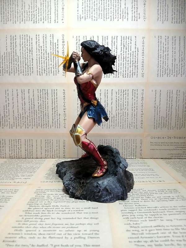DC Gallery Justice League Movie Wonder Woman Bracelets PVC Figure