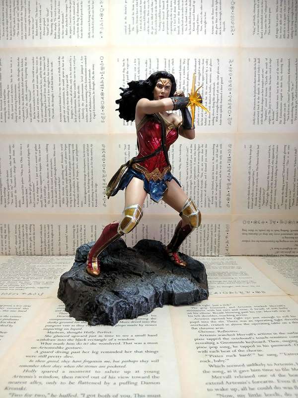 DC Gallery Justice League Movie Wonder Woman Bracelets PVC Figure