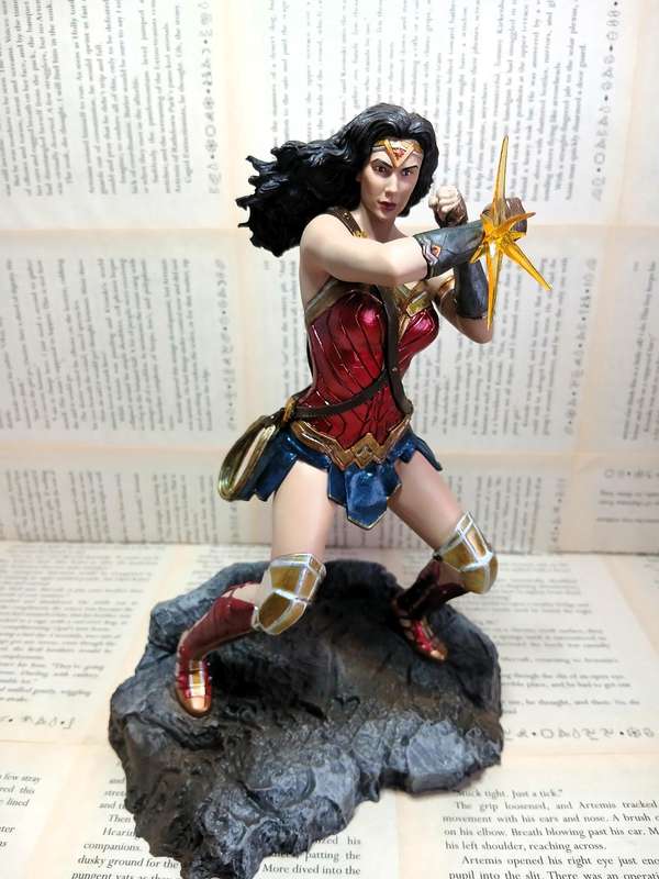 DC Gallery Justice League Movie Wonder Woman Bracelets PVC Figure