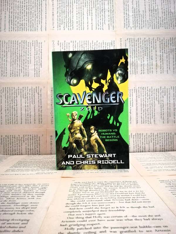 Scavenger: Zoid by Paul Stewart and Chris Riddell
