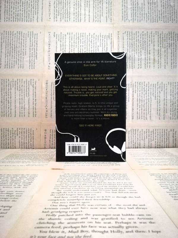 Radio Radio by Graham Marks (Screenplay Format)