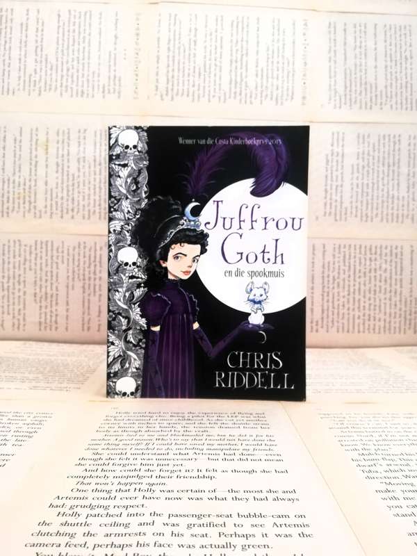 Juffrou Goth en die Spookmuis by Chris Riddell [Translated to Afrikaans]