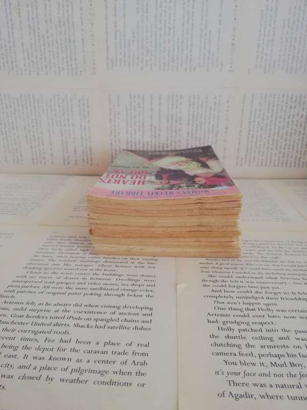 11 Woman's Weekly Library Books