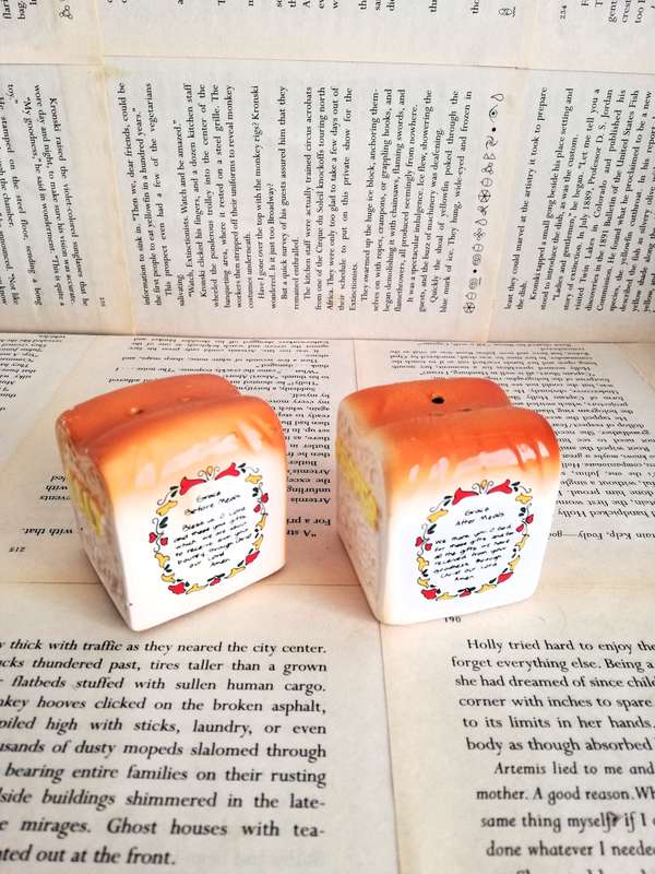 Vintage Ceramic Novelty Salt & Pepper Shakers Toast