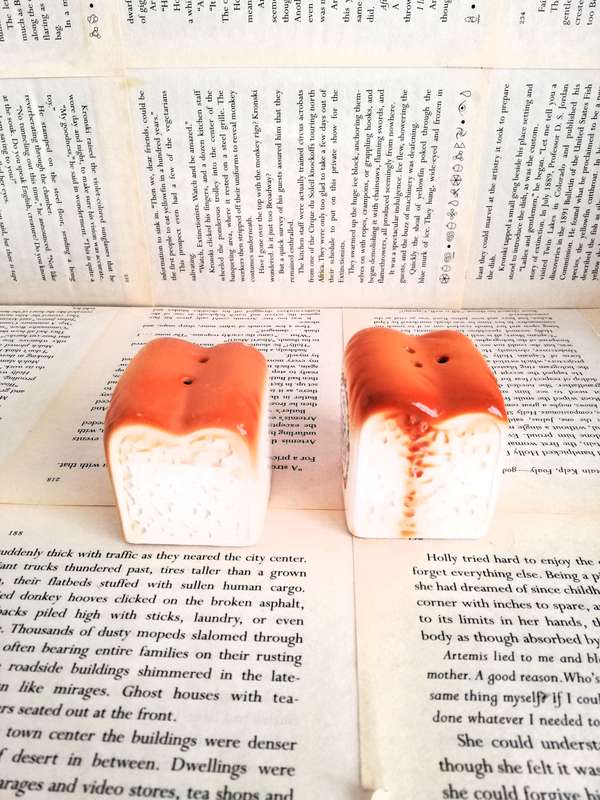 Vintage Ceramic Novelty Salt & Pepper Shakers Toast