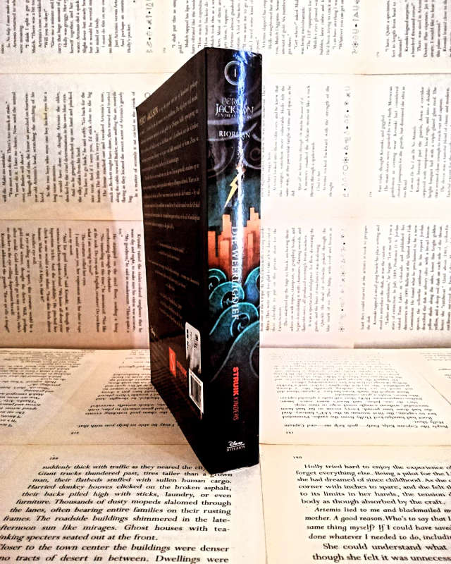 Percy Jackson en die Ompiers (Book 1) [Afrikaans]