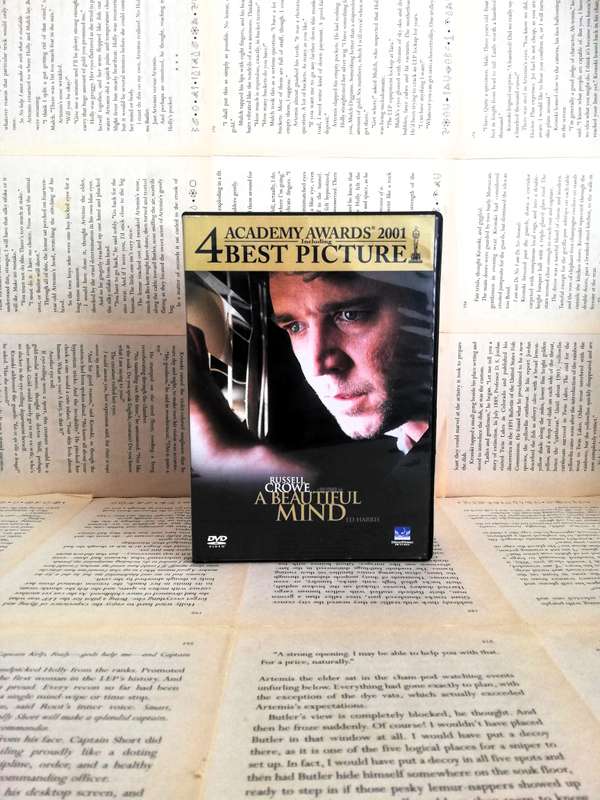A Beautiful Mind [DVD]