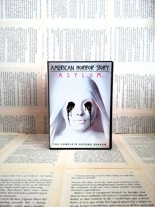 American Horror Story: Asylum Season 2 [DVD]
