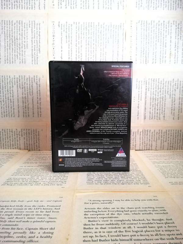 American Horror Story: Asylum Season 2 [DVD]