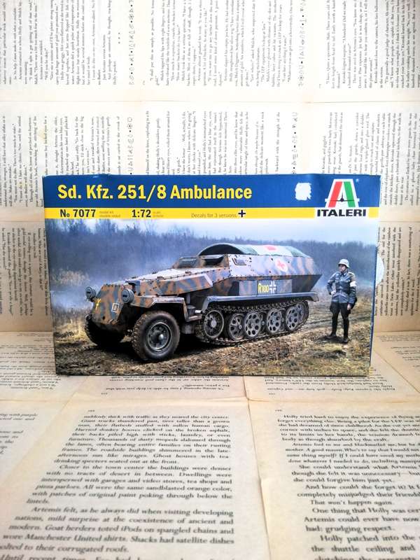 Sd. Kfz 251/8 Ambulance [Scale 1:72] Italeri