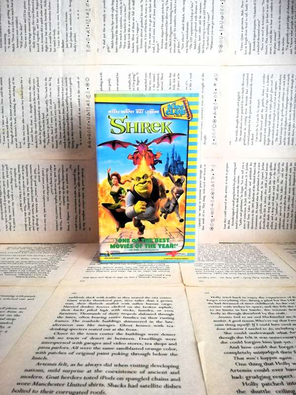 Shrek - Movie VHS Tape (2001) [VHS]