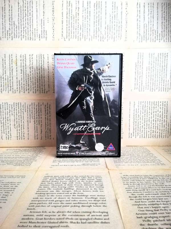 Wyatt Earp - Movie VHS Tape (1994) [VHS]