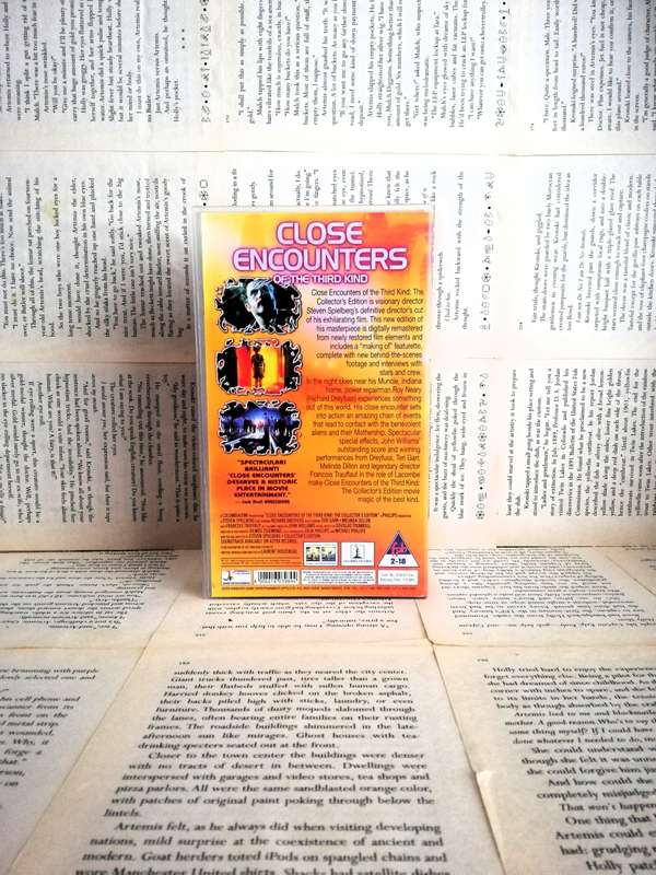 Close Encounters of the Third Kind - Steven Spielberg - Movie VHS Tape (2000) [VHS] Collector's Edit