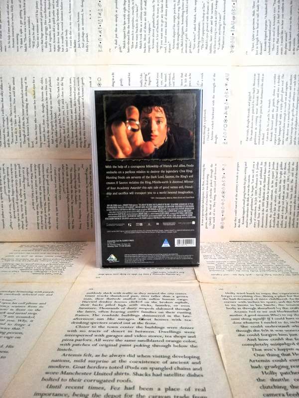 The Lord of the Ring: The Fellowship of the Ring - Movie VHS Tape (2001) [VHS]