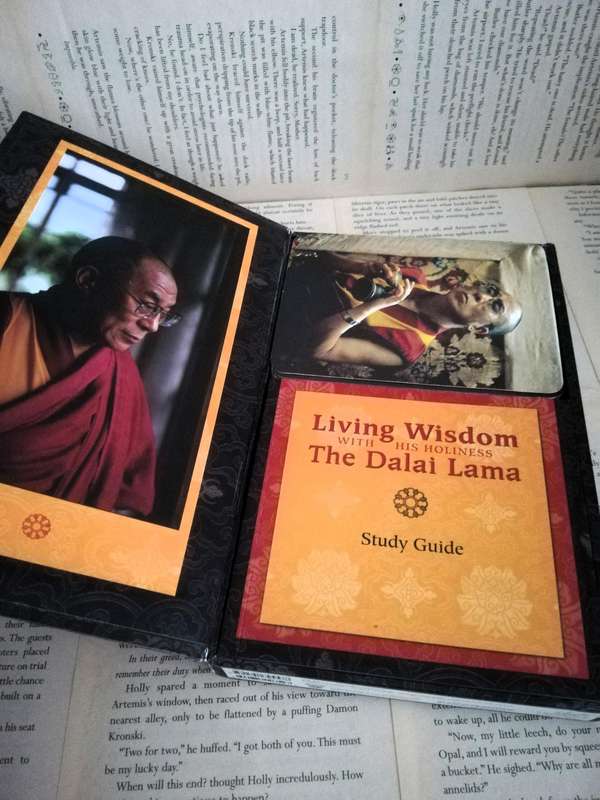 Living Wisdom with His Holiness The Dalai Lama [CD] [DVD]