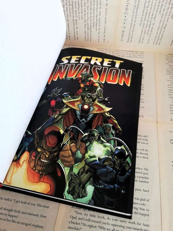 Secret Invasion (Marvel Ultimate Graphic Novel Collection #58) [Graphic Novel]