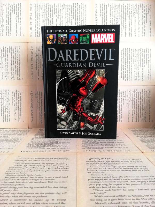 Daredevil: Guardian Devil (Marvel Ultimate Graphic Novel Collection #17) [Graphic Novel]