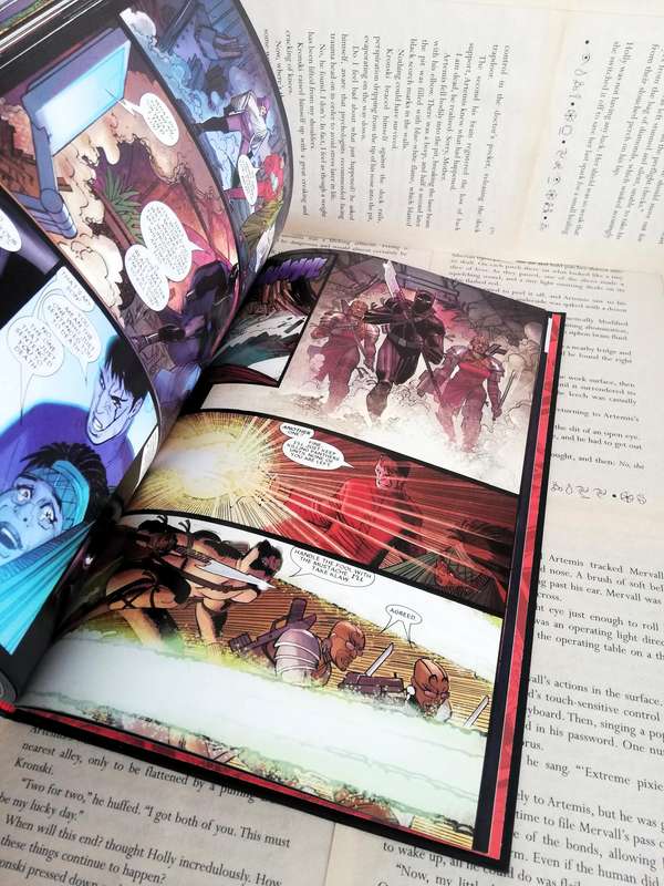 Black Panther: Who is the Black Panther?  (Marvel Ultimate Graphic Novel Collection #38)