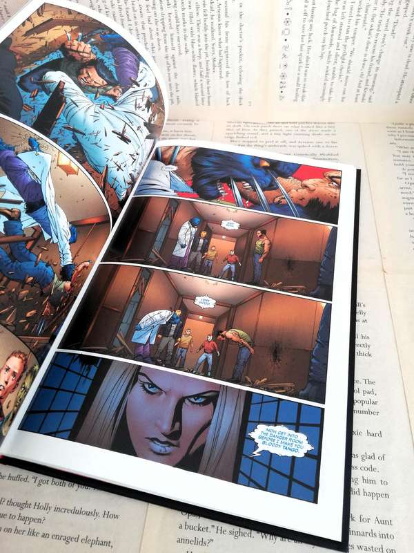 Astonishing X-men: Gifted (Marvel Ultimate Graphic Novel Collection #36) [Graphic Novel]