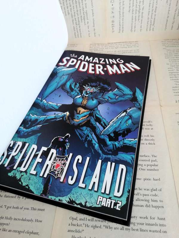 The Amazing Spider-Man: Spider-Island Part Two (Marvel Ultimate Graphic Novel Collection #77)