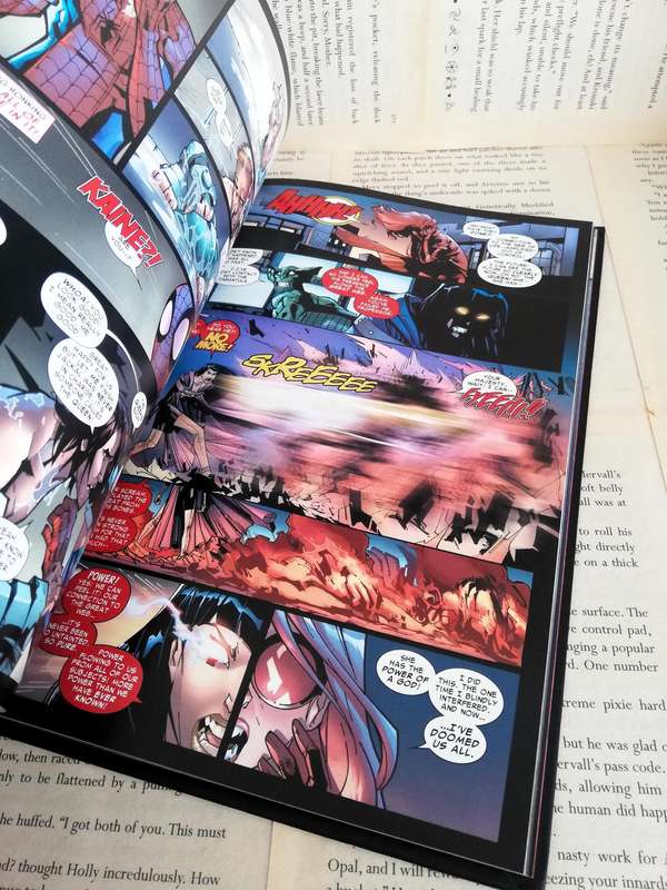 The Amazing Spider-Man: Spider-Island Part Two (Marvel Ultimate Graphic Novel Collection #77)