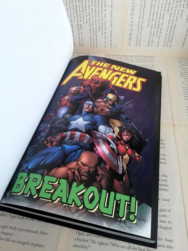 New Avengers: Breakout (Marvel Ultimate Graphic Novel Collection #42) [Graphic Novel]