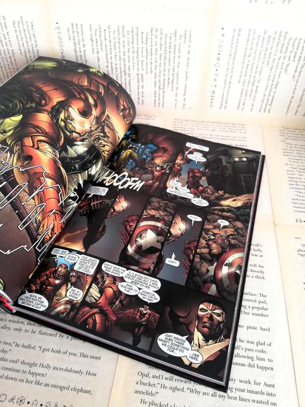Avengers: Disassembled (Marvel Ultimate Graphic Novel Collection #34) [Graphic Novel]