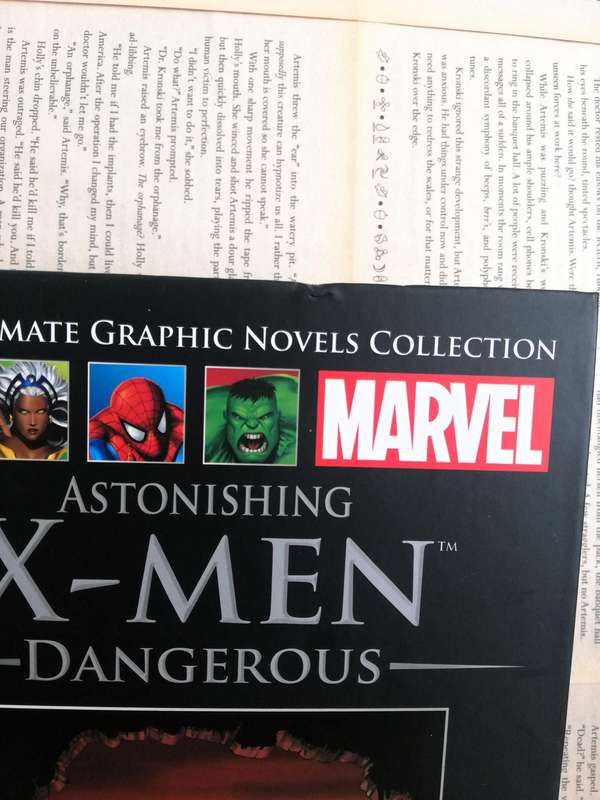 Astonishing X-men: Dangerous (Marvel Ultimate Graphic Novel Collection #37) [Graphic Novel]