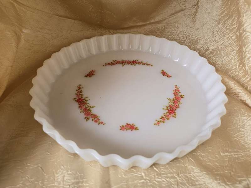 Arcopal Milk Glass Pie Dish