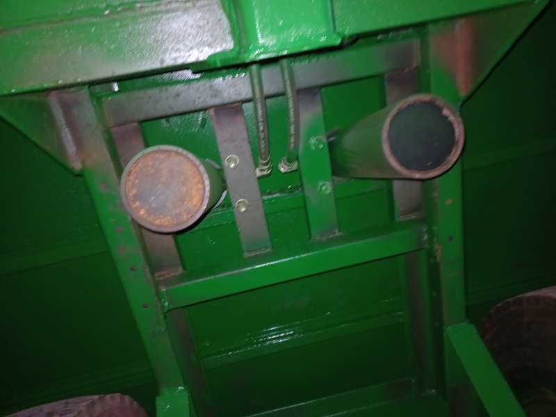 Tip trailer for tractor