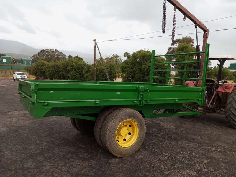 Tip trailer for tractor