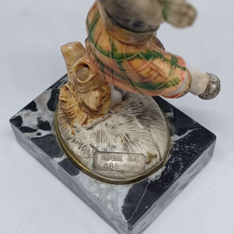 Vintage Simonelli Depose Italy Figurine Genuine Carrara Marble Base Bagpipe Boy (13cm x 6cm x 4.5cm)