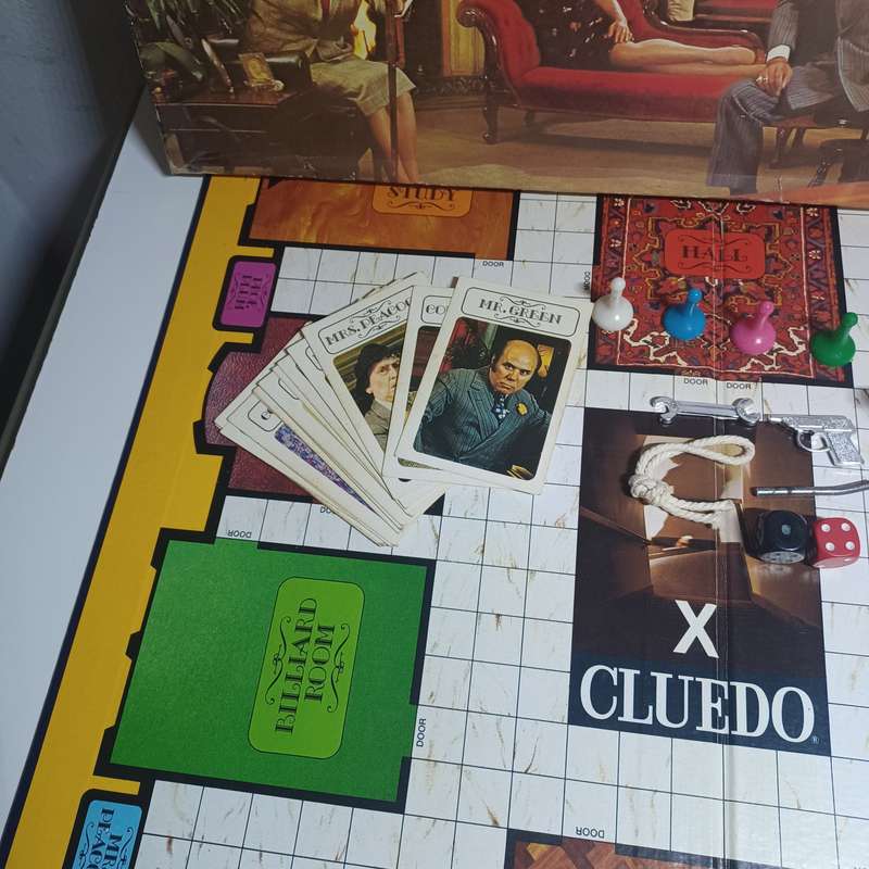 Vintage 1972 Cluedo Game Parker Brothers