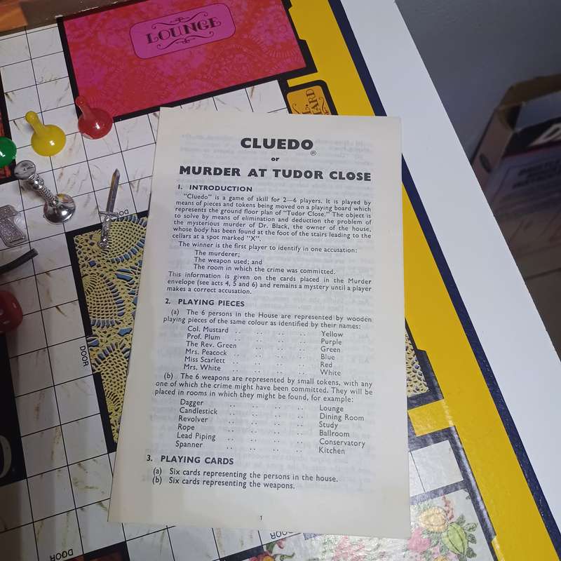 Vintage 1972 Cluedo Game Parker Brothers