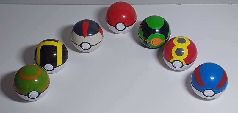 7 Set Pokémon Poke Ball toys