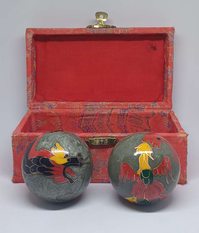 Vintage Chinese Dragon and Phoenix Musical Baoding Balls in case. (box -13.5cmx7.5cm / Balls - 5.1cm