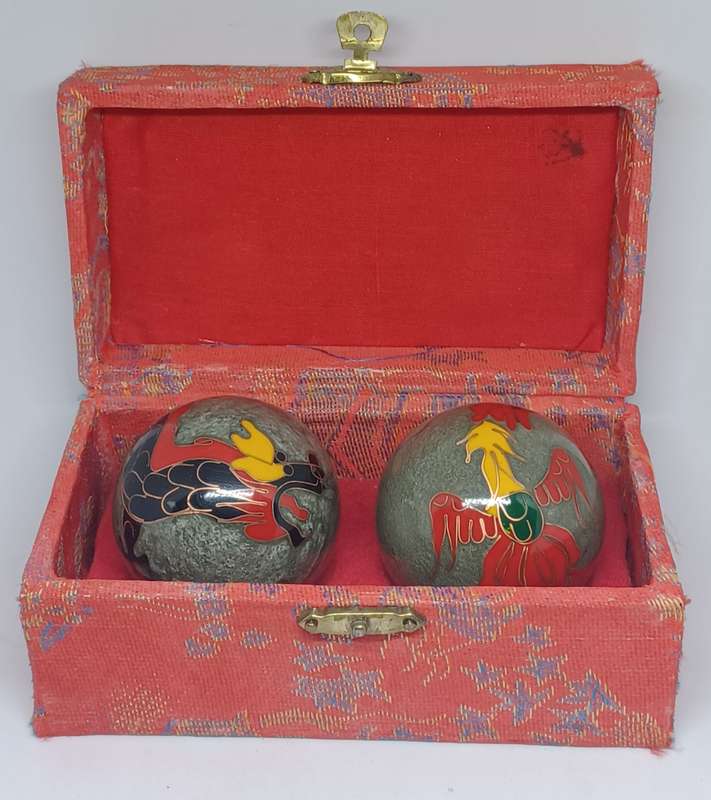 Vintage Chinese Dragon and Phoenix Musical Baoding Balls in case. (box -13.5cmx7.5cm / Balls - 5.1cm