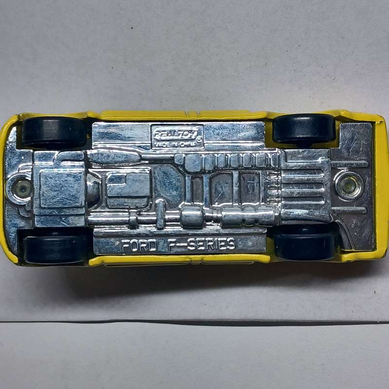 Assortment of 7 Die cast cars (matchbox/mattel/novacar/maisto/marvel)
