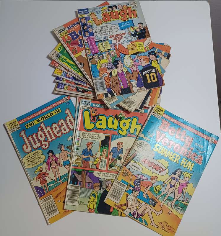12 x Archie comics - various titles