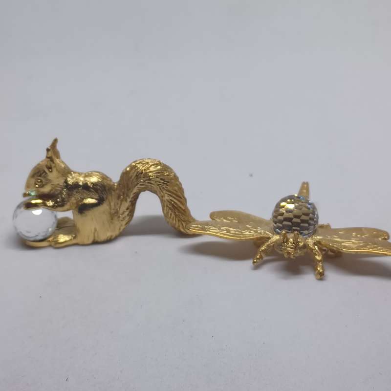 Vintage EXQUISITE 24K gold-plated Dragonfly (5.7 x 3.7 cm) and a Squirrel (5.3 x 3 with crystal ball