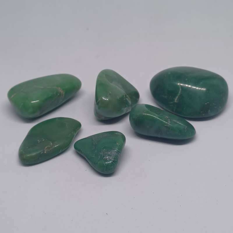 6 x Verdite/malachite tumble stones (total weight - 116.7g)