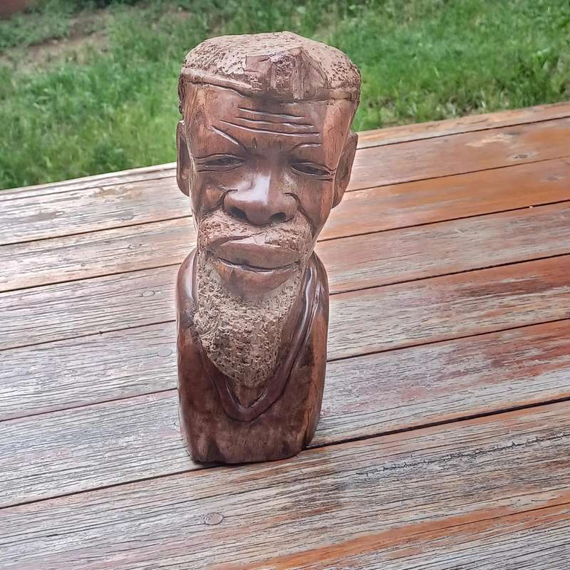 Vintage Hand Carved Wooden Folk Art Zulu Elder (26.5cm x 12cm x 15cm)
