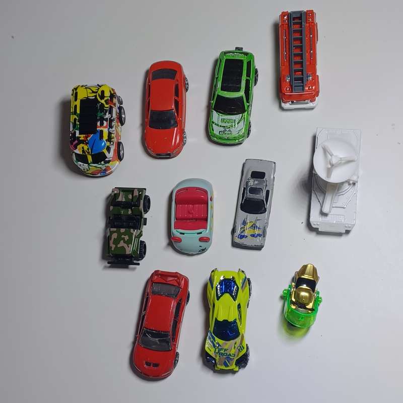 Variety of various die cast/plastic toy cars