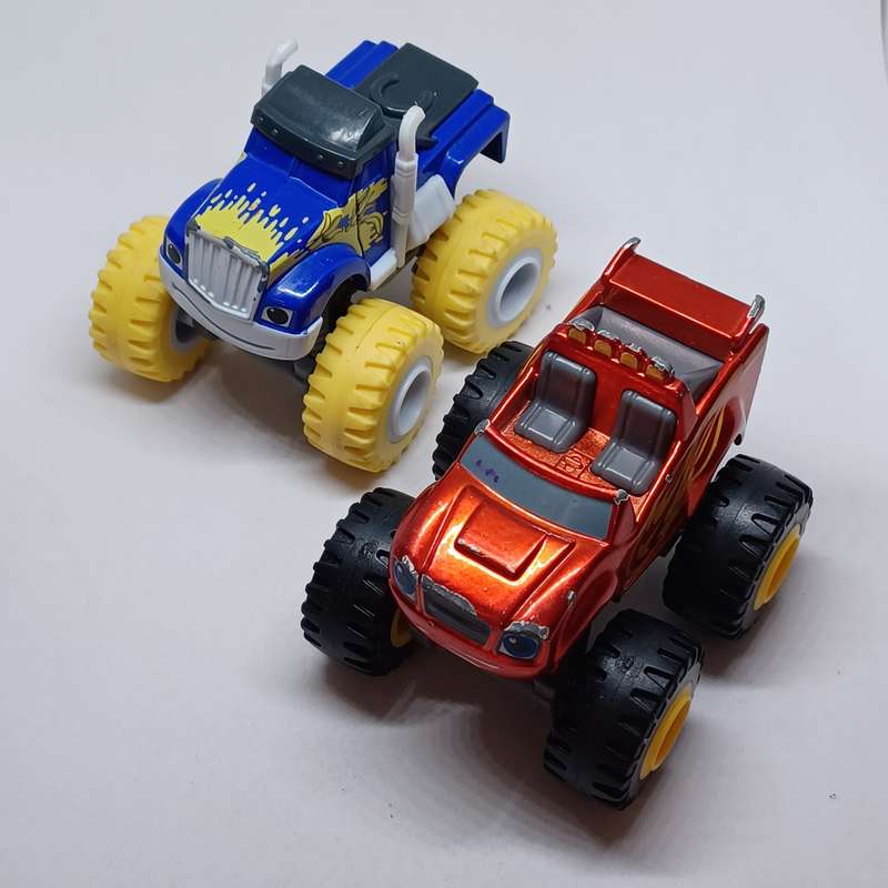 Mattel Blaze And The Monster Machines Banana Blasted Crusher & Robot Rider Blaze Trucks