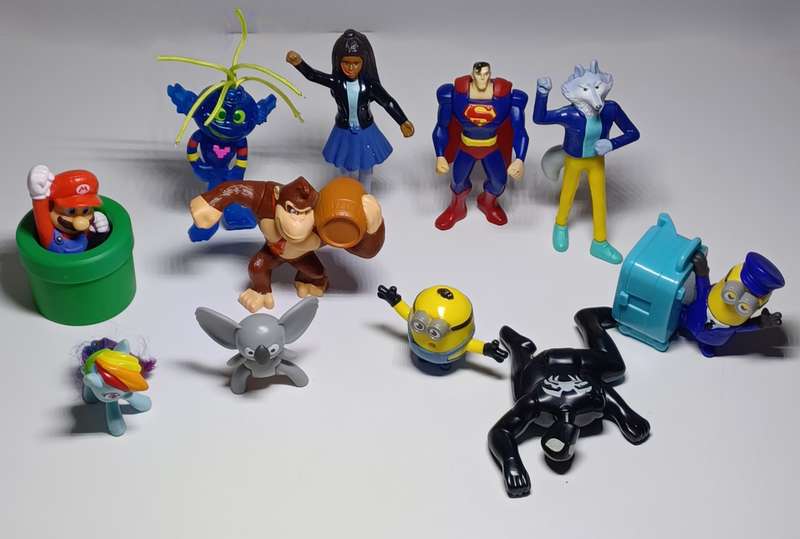 Collection Various Mcdonalds toy figures
