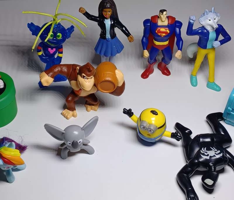 Collection Various Mcdonalds toy figures